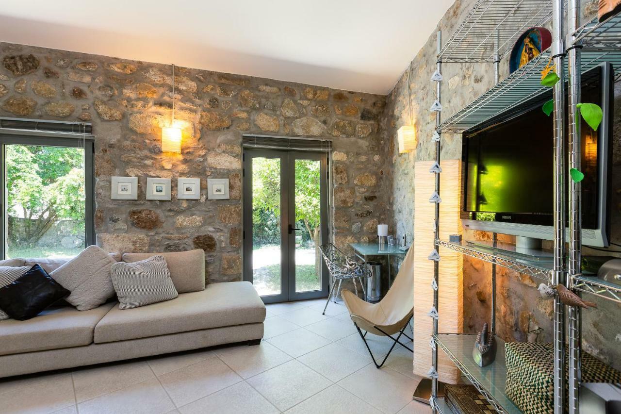 Muazzo Creta Stone House, Nature Escape With Pool, By Thinkvilla Pigi  Bagian luar foto